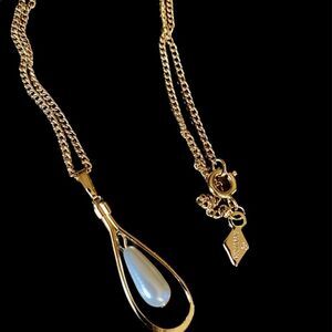 𝅺SARAH Coventry pearl necklace